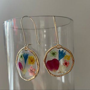 “Free people” Real flowers 🌸 handmade Earrings